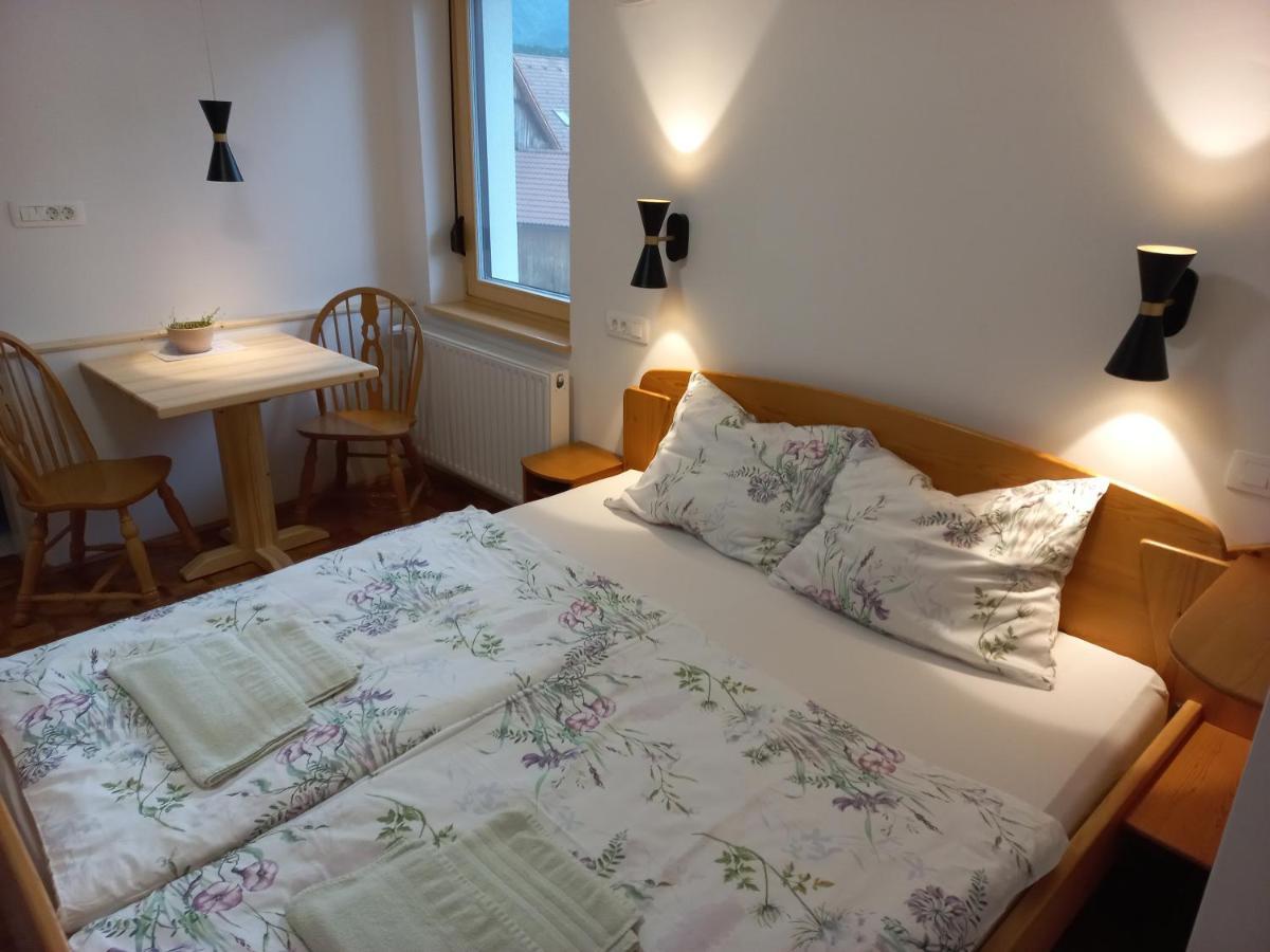 モジリェ Sobe Levc Bed & Breakfast エクステリア 写真
